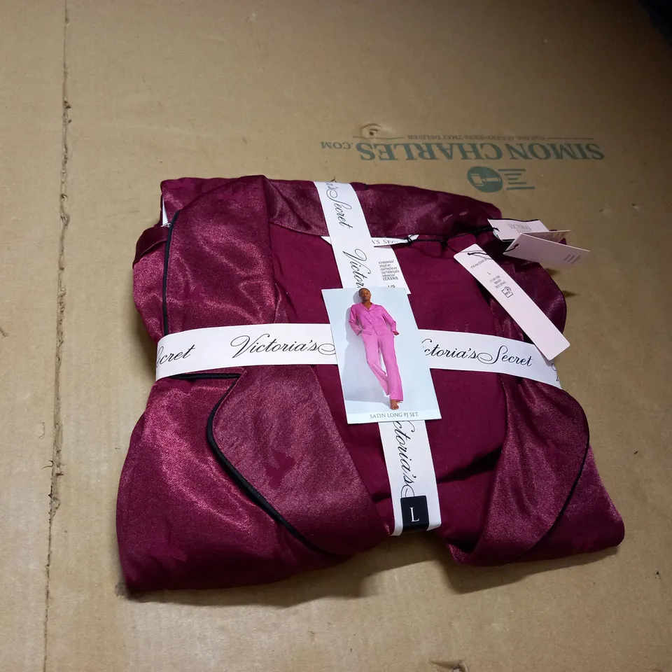 IN THE STYLE OF VICTORIA SECRET PYJAMA SHIRT AND TROUSER SIZE L