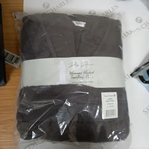 BOX OF ASSORTED CLOTHING ITEMS TO INCLUDE SOCKS, DRESSES, TOPS, PYJAMAS ETC