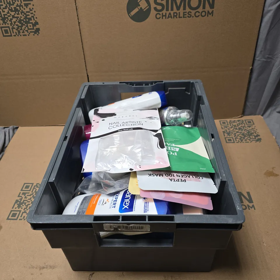 TOTE OF APPROXIMATELY 20 ASSORTED COSMETIC ITEMS TO INCLUDE SANEX SHOWER CREAM, RADOX, JUDITH WILLIAMS ROSE OIL, NAIL ARTISTE COLLECTION ETC