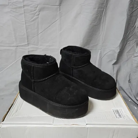 EMU AUSTRALIA WATER RESISTANT WEDGE BOOTS - BLACK SUEDE - SIZE 5