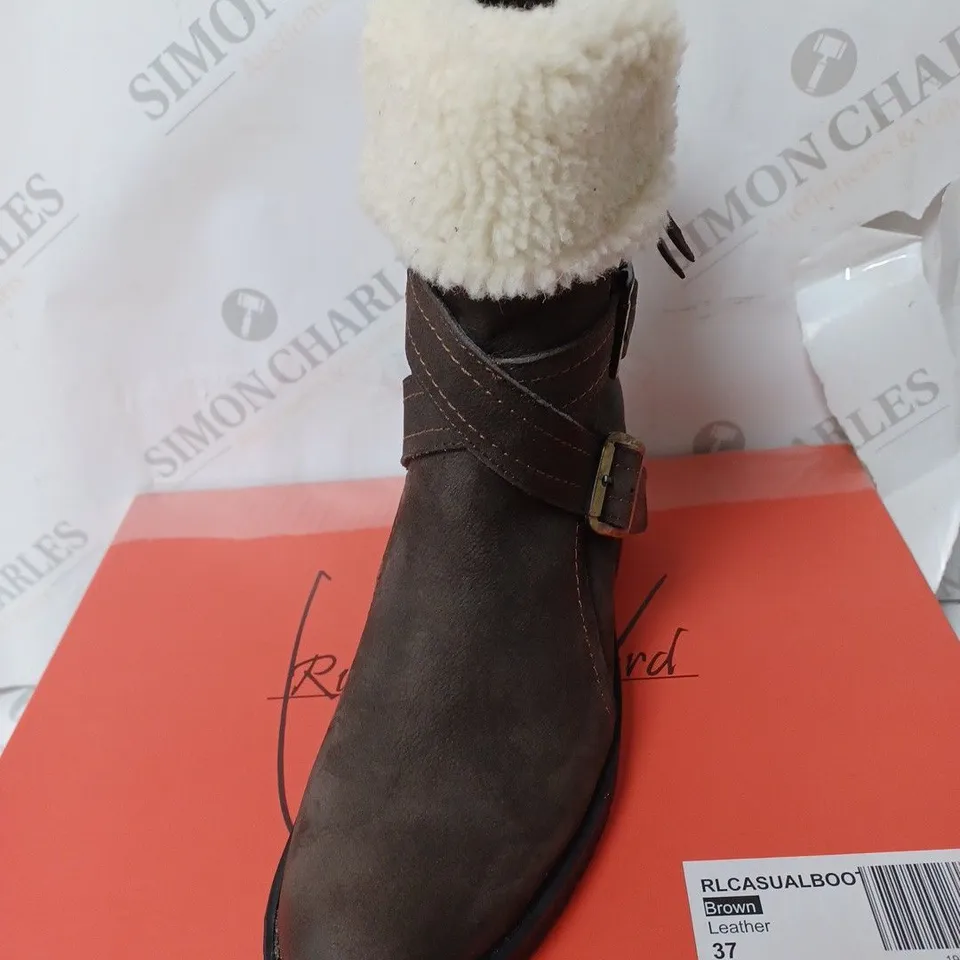 BOXED RUTH LANGSFORD CASUAL BOOTS, OAK - SIZE 4 