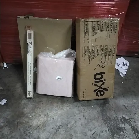 PALLET OF HOUSEHOLD ITEMS TO INCLUDE PICTURE FRAME, BALANCE HIKE, RUG AND OTHER ASSORTED ITEMS...