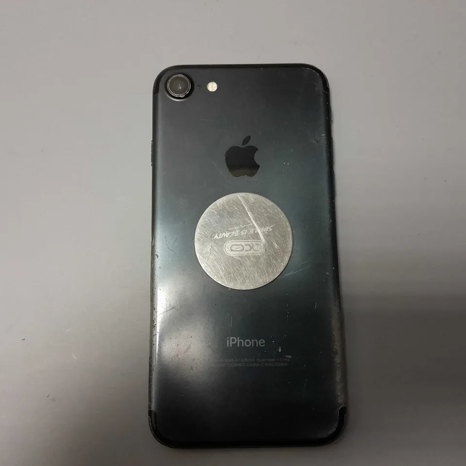 APPLE IPHONE 7 (A1660) SMARTPHONE