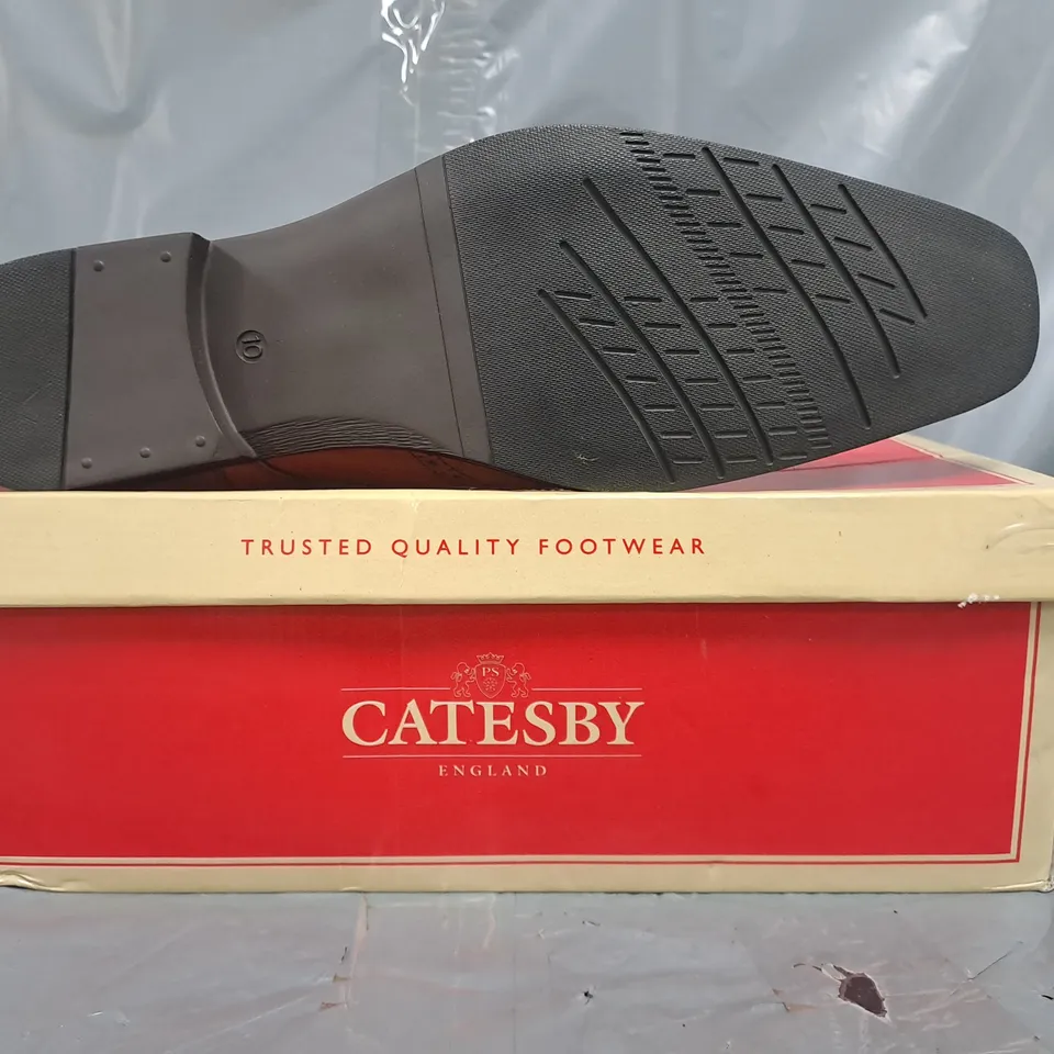 BOXED PAIR OF CATESBY LACE UP SHOES IN TAN SIZE 10