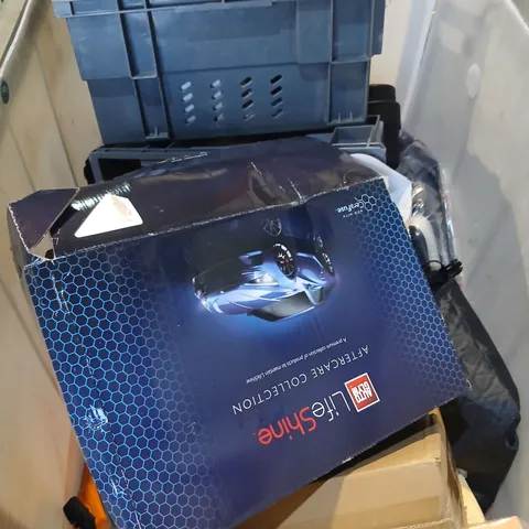 LARGE QUANTITY OF ASSORTED CAR AND VEHICLE PARTS AND ACCESSORIES TO INCLUDE; LWW SMART CAR DIFFUSER KIT, TCL WHEEL BEARING KIT, AUTO GLYM LIFE SHINE AFTER CARE COLLECTION, ALL PURPOSE PROTECTIVE GLOVE