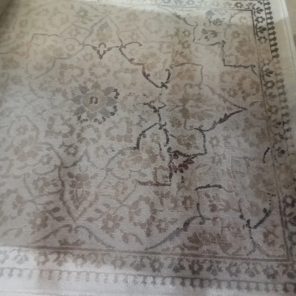 EMMIE HOOKED CREAM RUG 2'X7' 