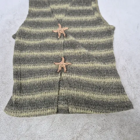Striped knitted vest with starfish embellishments – XS