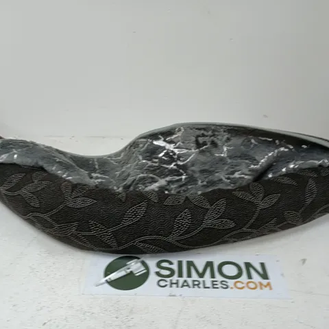 LARGE GREY AND SLIVER RUG