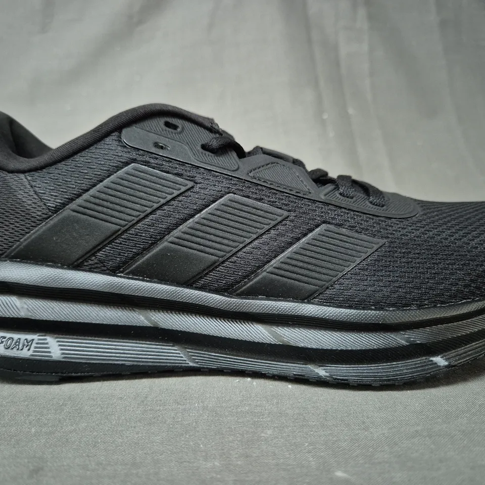 BOXED PAIR OF ADIDAS GALAXY 7 WOMEN'S SHOES IN BLACK UK SIZE 6