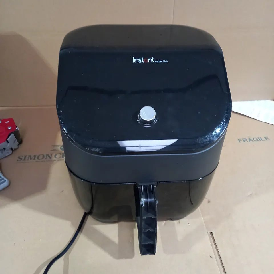 INSTANT POT VORTEX PLUS AIRFRYER