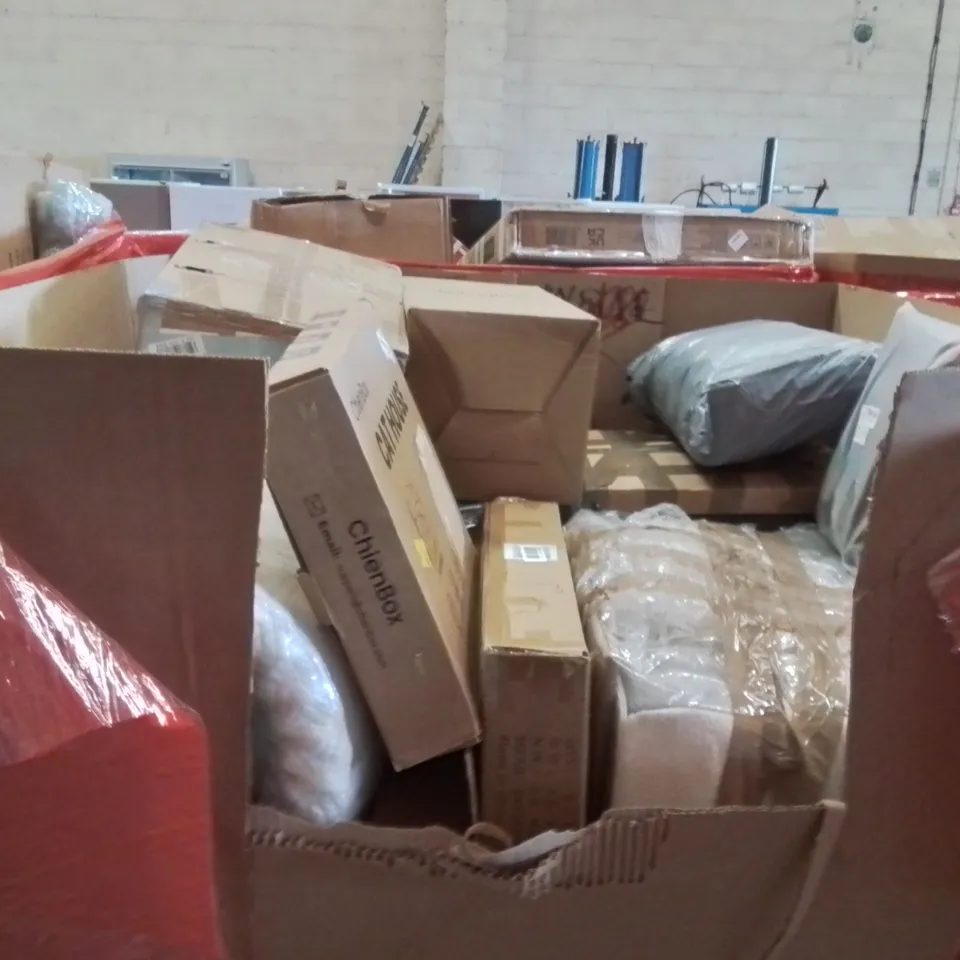 PALLET OF ASSORTED HOUSEHOLD GOODS AND PRODUCTS TO INCLUDE;FOAM PUZZLE MAT,SHREDDER MACHINE,MENS BACKPACK 