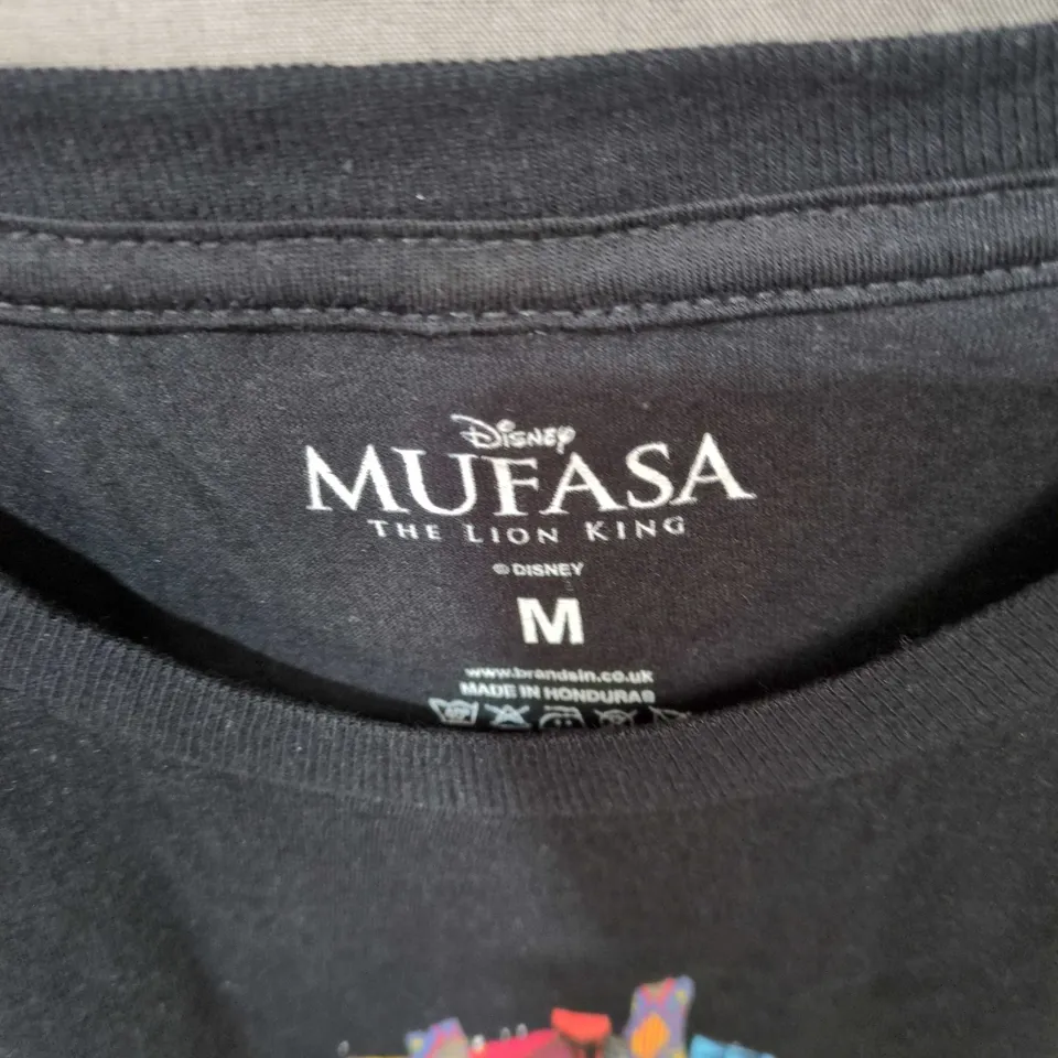 DISNEY MUFASA THE LION KING T-SHIRT – BLACK – UK MEDIUM (M)