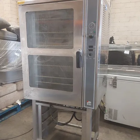 COMMERCIAL COMBINATION STEAM AND CONVECTION OVEN