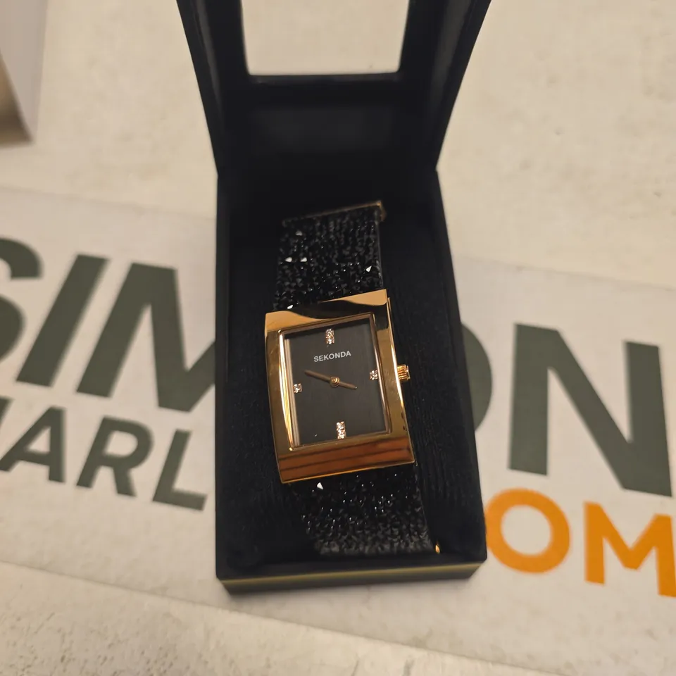 SEKONDA WRISTWATCH – GOLD-TONE RECTANGULAR CASE, BLACK DIAL, BLACK MESH BRACELET