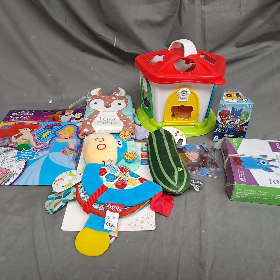 LARGE BOX OF ASSORTED TOYS AND GAMES TO INCLUDE NUBY, ACTIVITY BOOKS AN TEDDIES