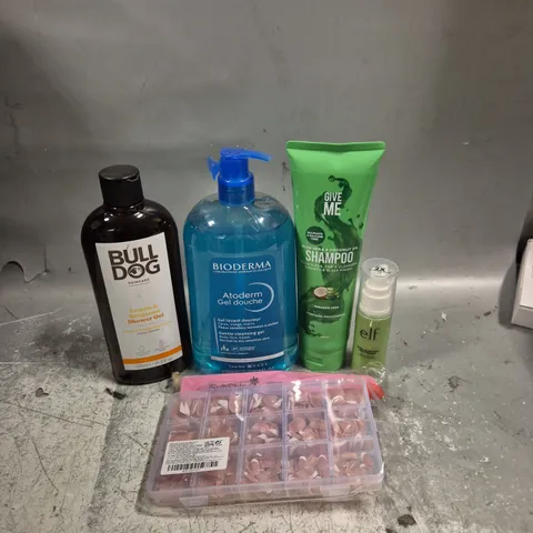 APPROXIMATELY 20 HEALTH AND BEAUTY PRODUCTS TO INCLUDE BULLDOG SHOWER GEL, ELF FACE PRIMER AND GIVE ME SHAMPOO