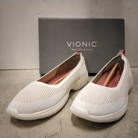 BOXED VIONIC BALLERINA, MARSHMALLOW , SIZE 7.5 , 1 PAIR