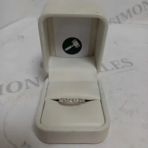 DESIGNER 18CT WHITE GOLD SEVEN STONE HALF ETERNITY RING SET WITH PRINCESS CUT DIAMONDS