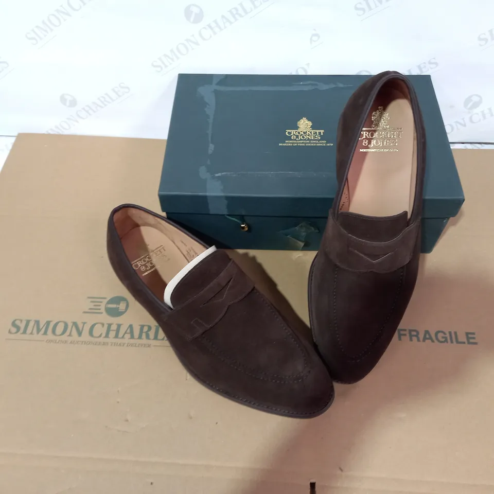 BOXED PAIR OF CROCKETT & JONES DARK BROWN FAUX SUEDE SHOES SIZE 11G