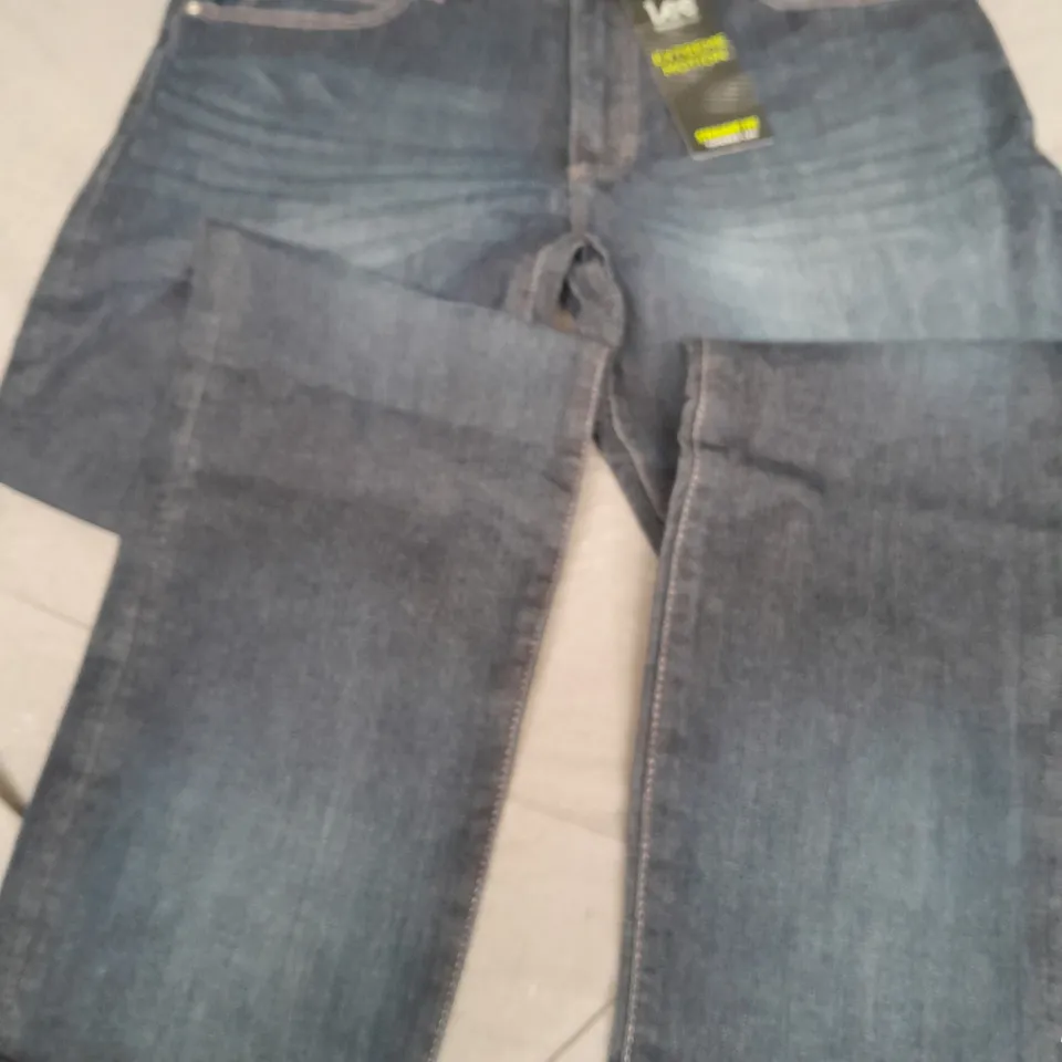 LEE EXTREME MOTION STRAIGHT LEG TAPERED LEG JEANS - 33X34