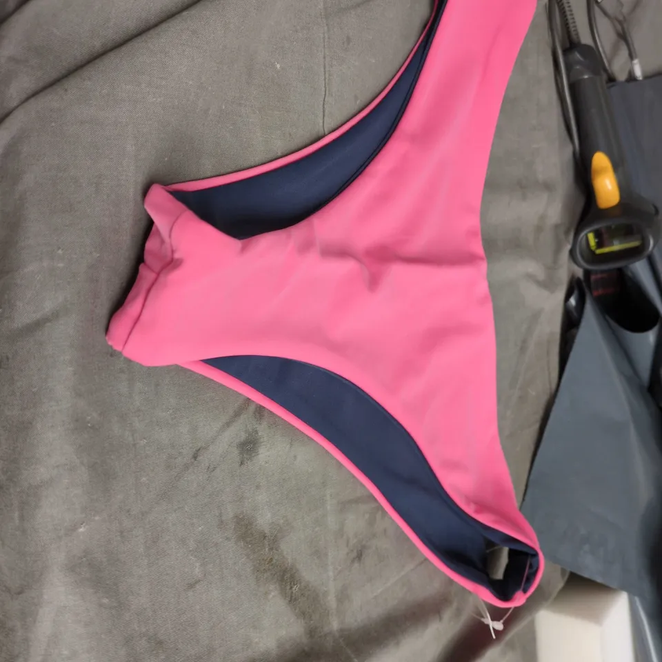 HOLLISTER CHEEKY FIT BIKINI BOTTOM – PINK WITH NAVY PANELS (WOMEN'S SWIMWEAR)-SIZE LARGE