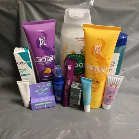 APPROXIMATELY 20 ASSORTED HEALTH & BEAUTY PRODUCTS TO INCLUDE CERAVE BLEMISH CONTROL GEL, GIVE ME CONDITIONER, WILD LIP BALM REFILL, ETC