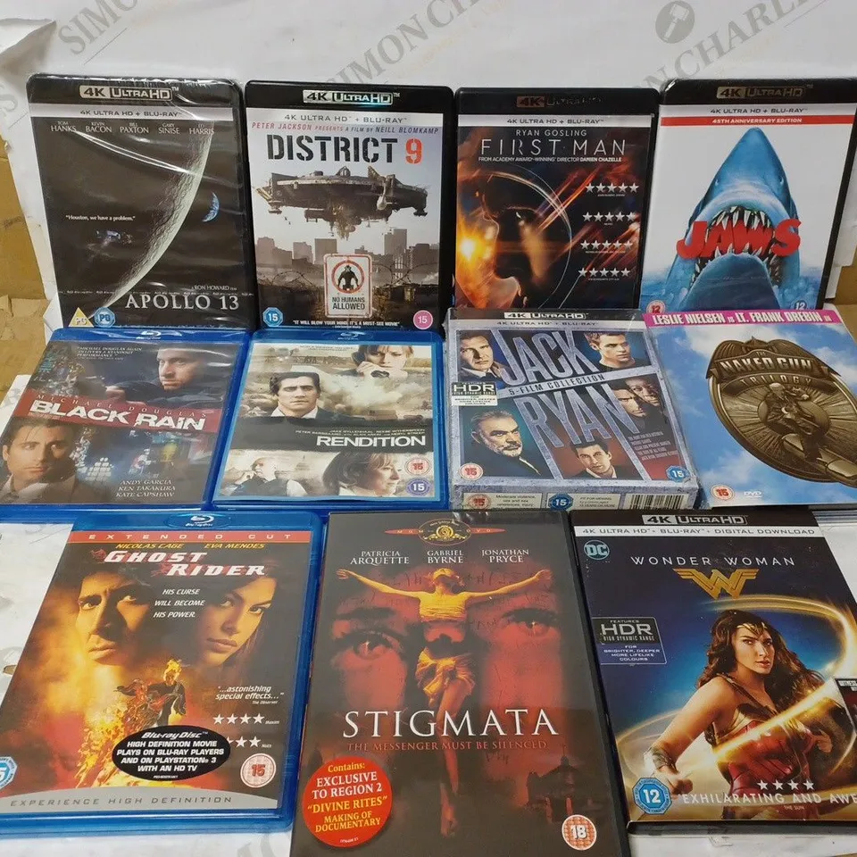 LOT OF APPROX 12 ASSORTED DVD/BLU-RAY DISCS TO INCLUDE JAWS, DISTRICT 9, APOLLO 13, ETC
