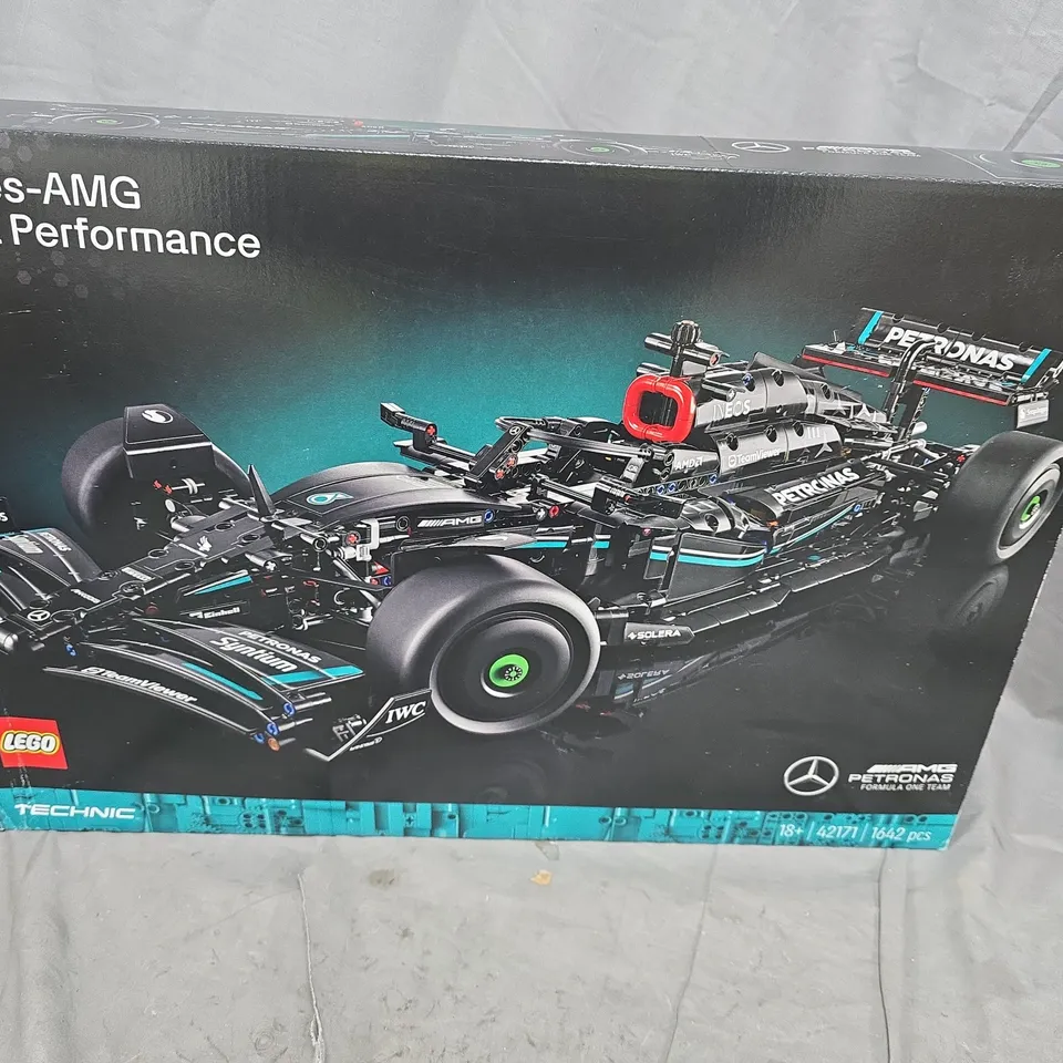 LEGO TECHNIC MERCEDES-AMG F1 W14 E PERFORMANCE 1:8 SCALE (SET 42171) BOXED