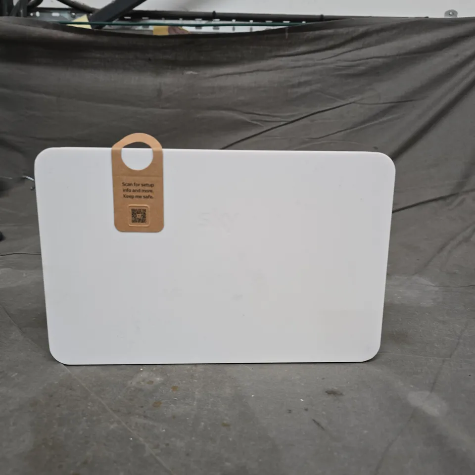 SKY WHITE WIRELESS ROUTER WITH QR SETUP TAG – 4 YELLOW LAN PORTS (VERIFY MODEL)