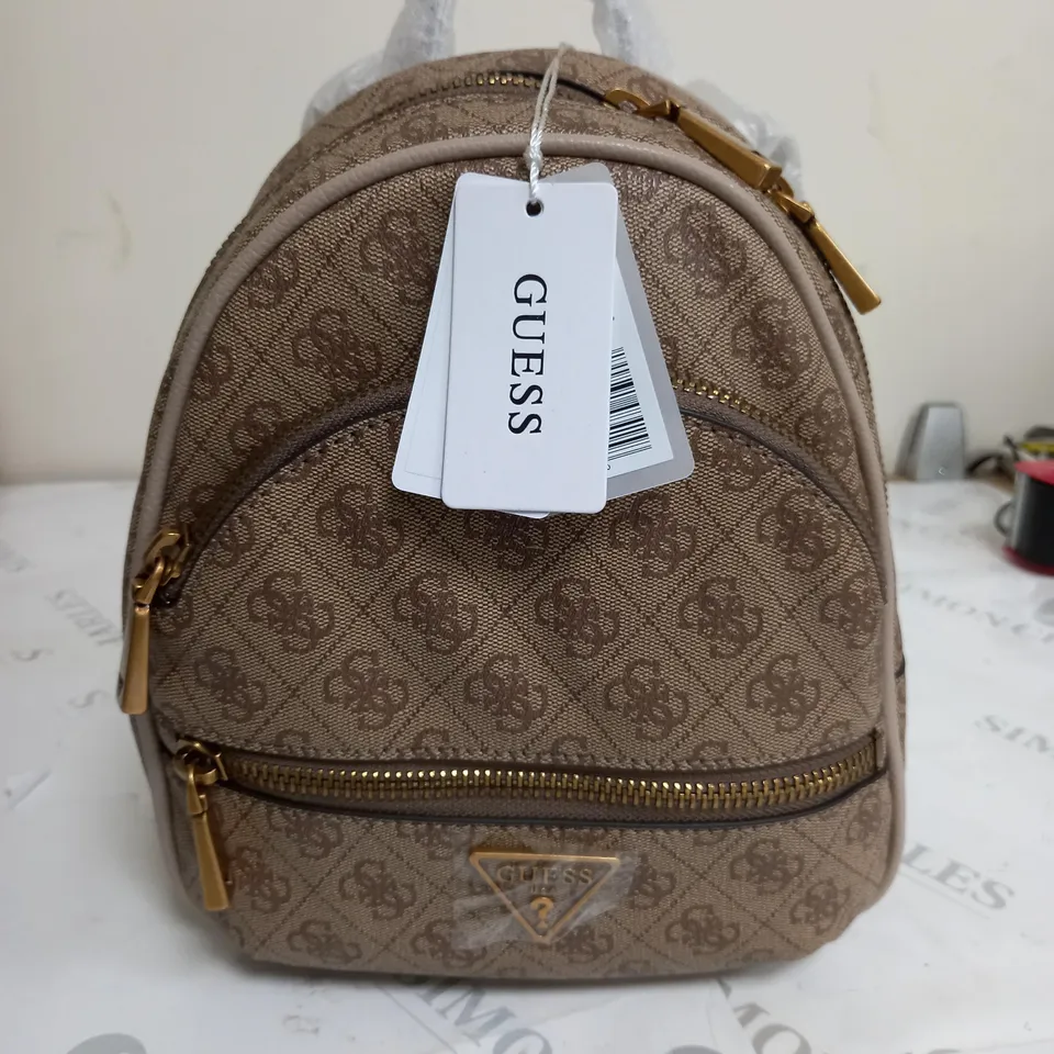GUESS LATTE LOGO BACKPACK 