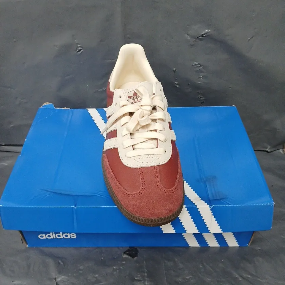 BOXED PAIR OF ADIDAS SAMBA OG TRAINERS - 7