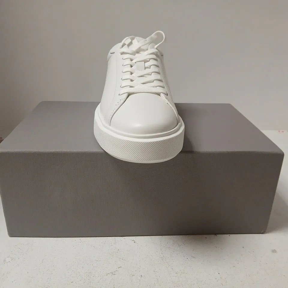 BOXED PAIR OF LEGEND TRAINERS IN WHITE SIZE UK 10