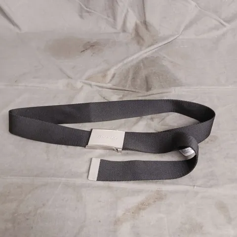 DICKIES BELT IN BLACK/SILVER ONE SIZE