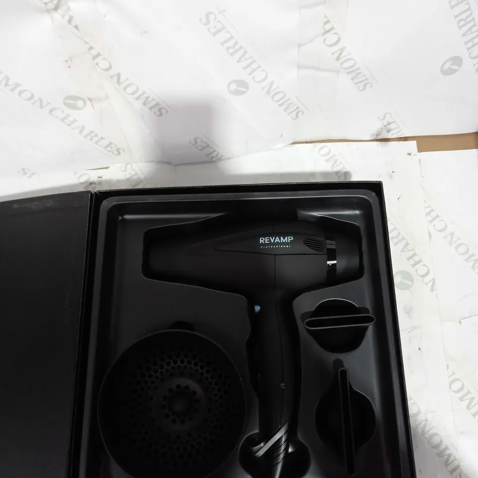 BOXED REVAMP PROGLOSS 5500 AC PROFESSIONAL 2400W DRYER