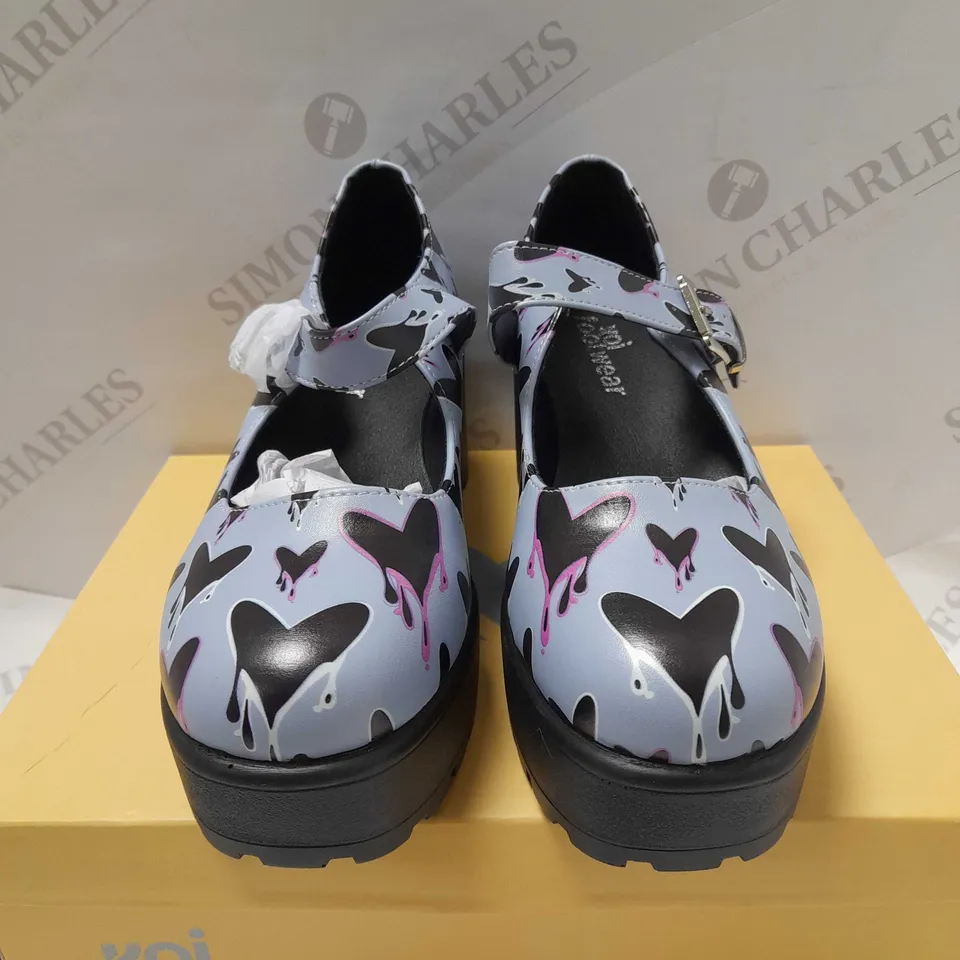 KOI HEART ACHER BLUE PU/DRIPPY HEART MARY JANES SHOES - SIZE 5