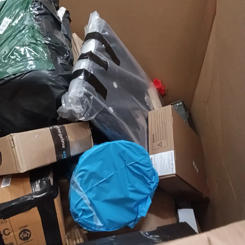PALLET OF ASSORTED ITEMS INCLUDING - TV STAND, LEARNING TOWER
