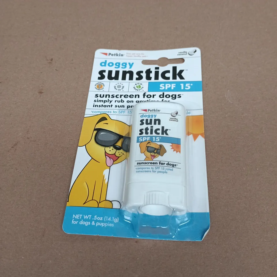 TOTE OF APPROXIMATELY 10 DOGGY SUNSTICK