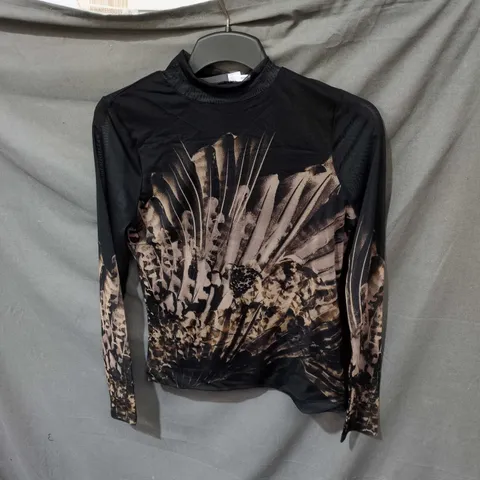 BLACK ABSTRACT PRINT MESH TOP – SIZE SML BRAND MINT VELVET