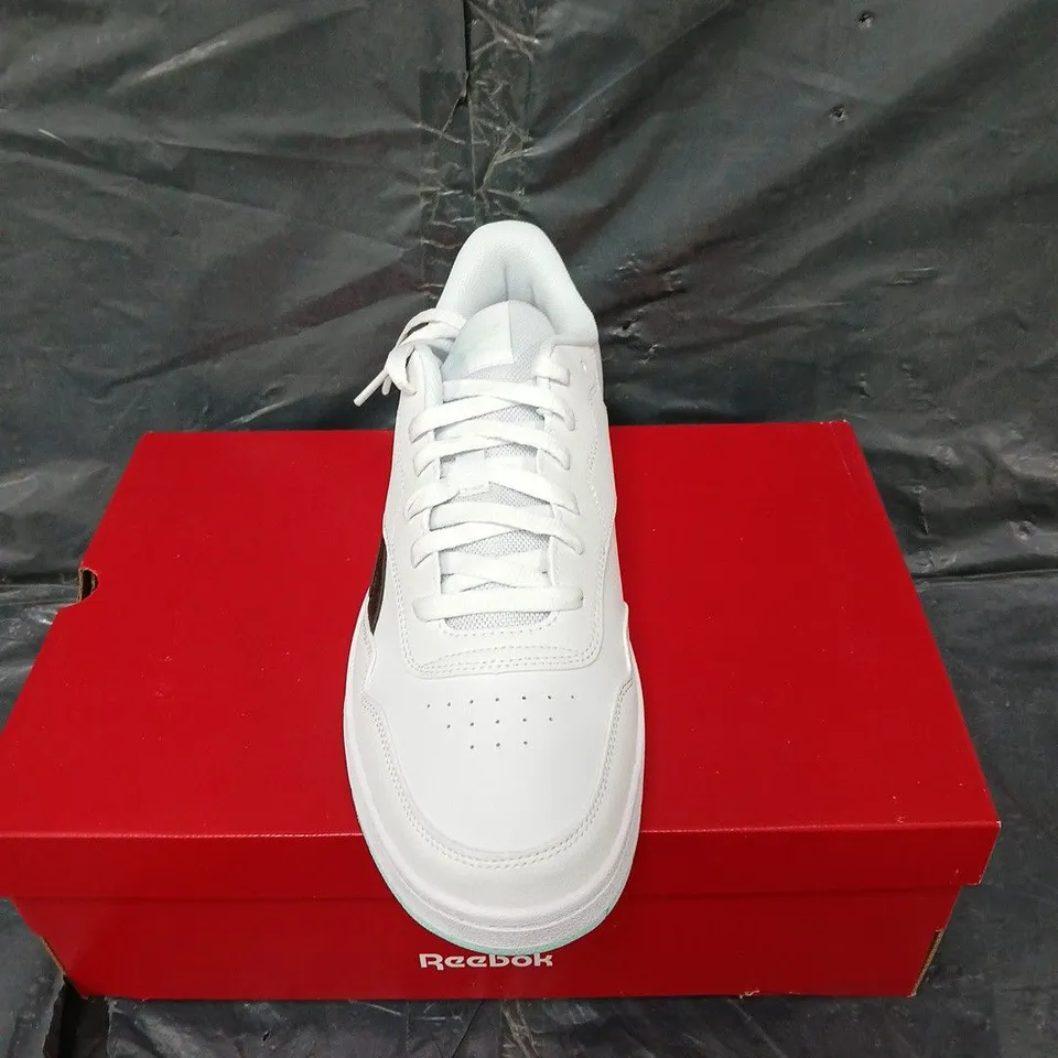 BOXED PAIR OF REEBOK UNISEX BASKETBALL BB 1000 UK 9.5 