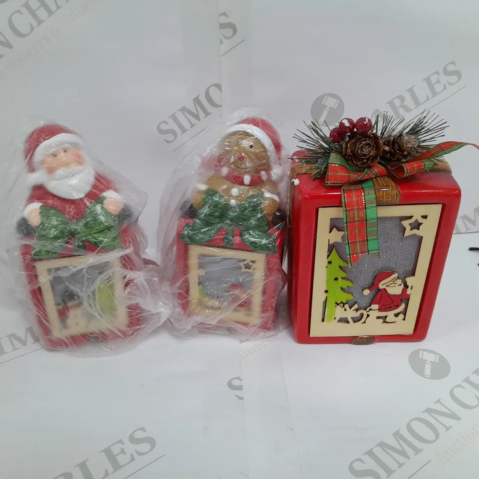 BOXED SET OF 3 CHRISTMAS PRE LIT CERAMIC ORNIMENTS 