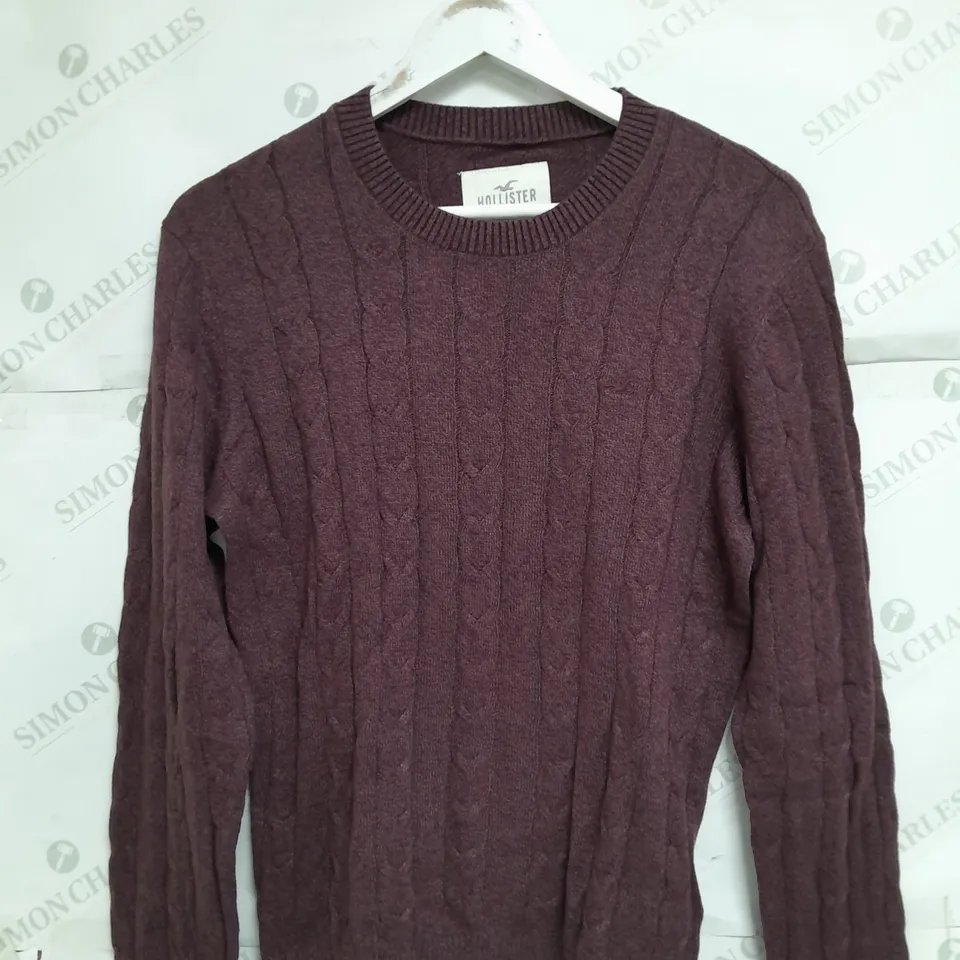 HOLLISTER MEDIUM BURGENDY SWEATER 