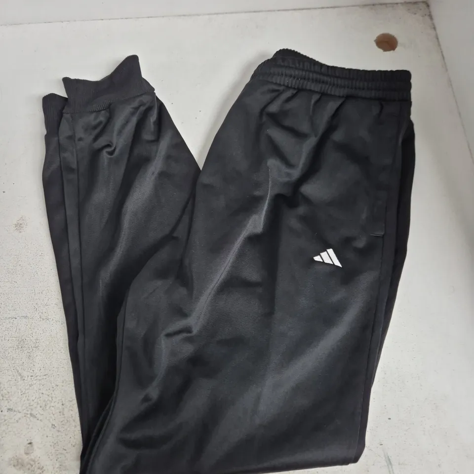 ADIDAS TRACKSUIT BOTTOMS IN BLACK - UK L 16-18