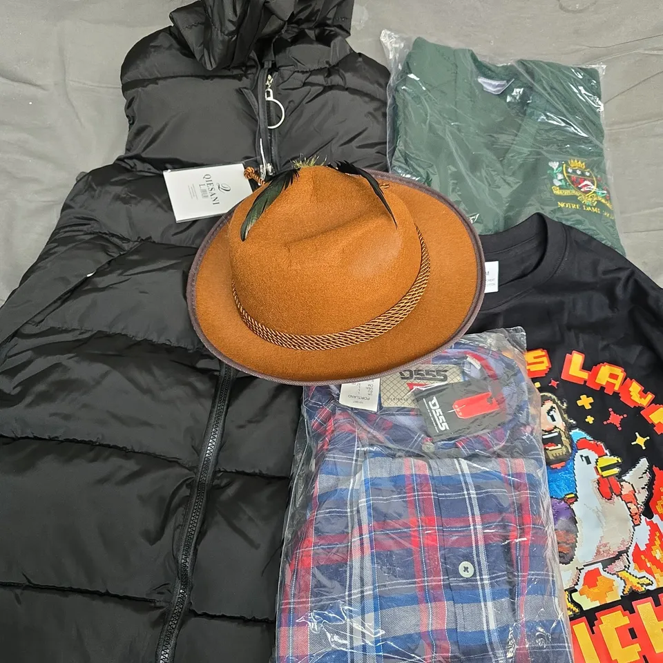 APPROXIMATELY 20 ASSORTED CLOTHING ITEMS IN VARIOUS SIZES, STYLES & COLOURS TO INCLUDE GILET, HAT, SHIRTS, ETC - COLLECTION ONLY