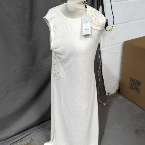 MINT VELVET CROCHET INSERT MAXI DRESS – WHITE, SIZE M