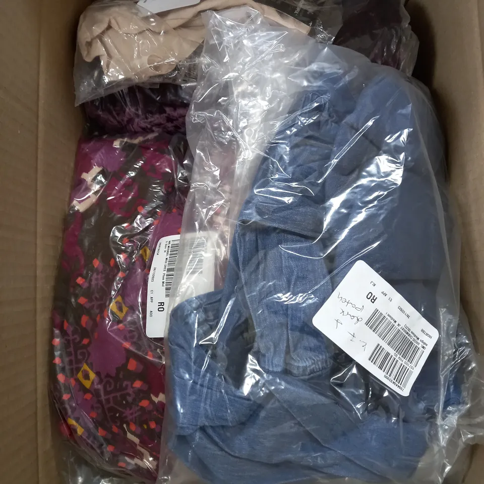 BOX OF APPROXIMATELY 10 CLOTHING ITEMS TO INCLUDE SHAPER SHORTS, MIRACLESUIT, JUMPER ETC