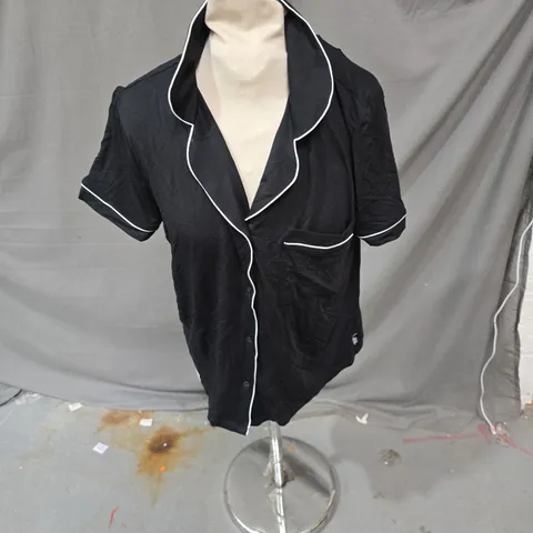 CHELSEA PEERS BLACK SHORT-SLEEVE PAJAMA TOP WITH WHITE PIPING – UK XS/8