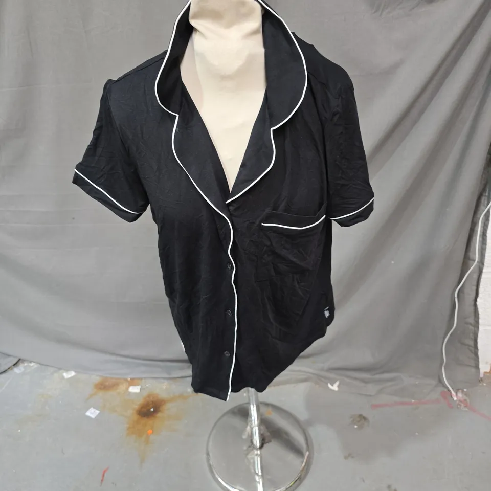 CHELSEA PEERS BLACK SHORT-SLEEVE PAJAMA TOP WITH WHITE PIPING – UK XS/8