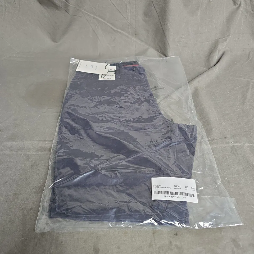 FRONT ROW & CO LADIES CHINO SHORTS IN NAVY SIZE XS