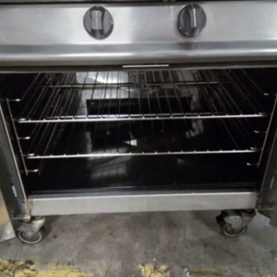 FALCON DOMINATOR PLUS SOLID TOP OVEN RANGE NATURAL GAS G3107