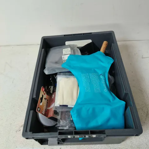 TOTE OF APPROXIMATELY 12 ASSORTED ITEMS TO INCLUDE: JISULIFE PORTABLE FAN